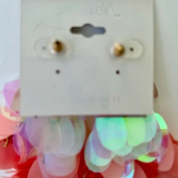 Natasha Gold and Peach Ruffled Statement Earrings🌺 - Picture 4 of 9